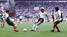 الروس يسيرون على خطى ألمانيا في مونديال 82