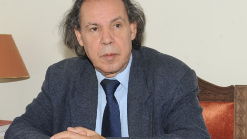 توقيف محام وحجزه مع المجرمين اعتداء على حرمة المهنة