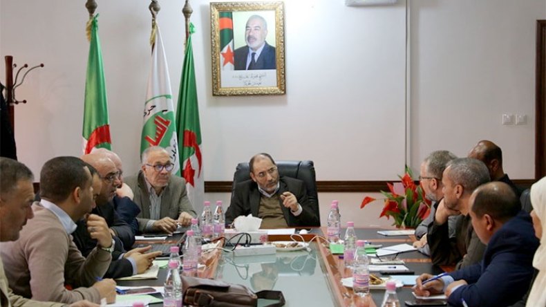 حمس: مراجعة الدستور أولوية وطنية ملحة