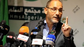 مقري يؤكد مرافقة حركته للجيش في إطار مهامه الدستورية
