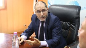 حمس تدعو الرئيس تبون إلى اتخاذ موقف من ماكرون