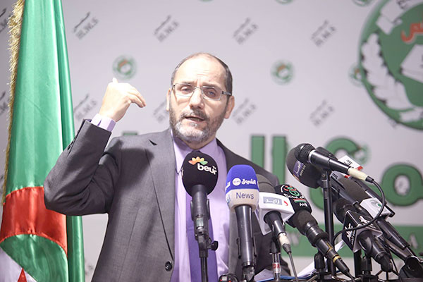 Makri: The President’s inner circle strives to “abduct” the state!