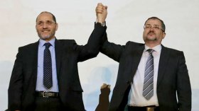 حلّ “جبهة التغيير” والتداول على رئاسة حمس بين مقري ومناصرة