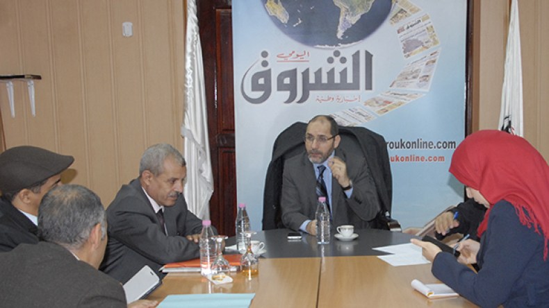 الجزائر ضحية صراع جنوني على السلطة .. والدستور رفع الرئيس إلى مقام الملوك