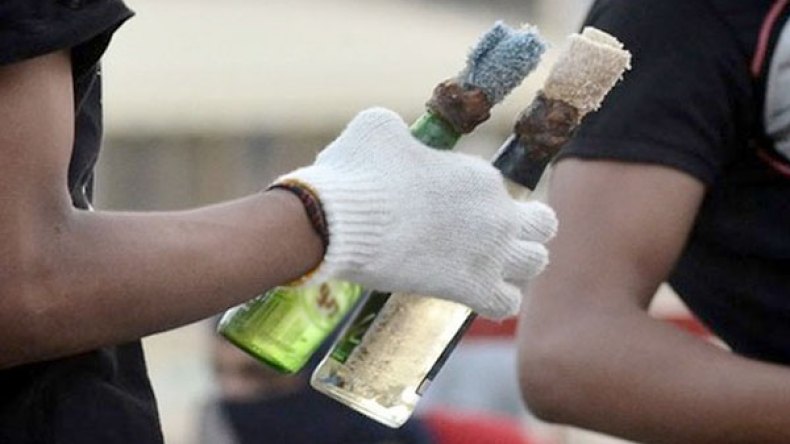 مراهقون يفتحون ورشة سرية لصناعة “المولوتوف”!