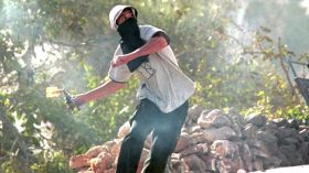 الفلسطينيون يشنّون 145 هجوم على الاحتلال