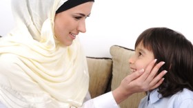 نصائح تساعدك على تعليم الصدق لطفلك