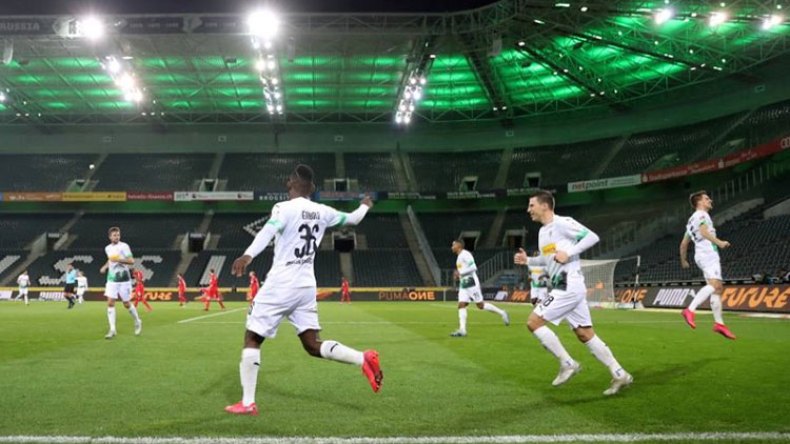 جماهير الكرة ستفتقد “التيفو” و”الأهازيج” في مباريات “الويكلو”