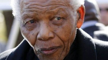Afrique du Sud: la santé de Nelson Mandela “s’améliore régulièrement”