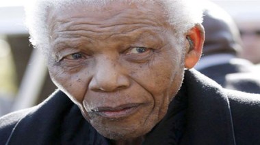 Nelson Mandela hospitalisé dans un état “préoccupant mais stable”