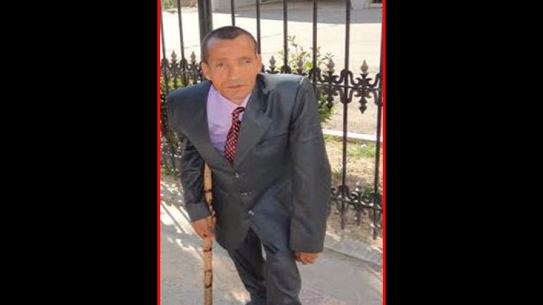 متسوّل أنيق يضع أفخر العطور ويجمع مليون سنتيم يوميا