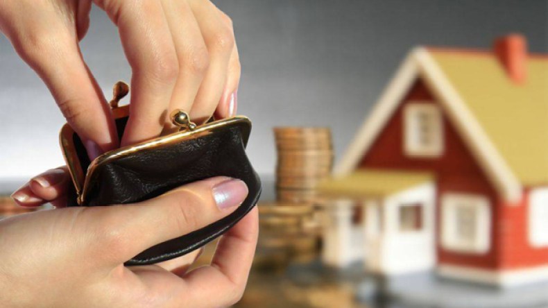 مَنِ الأجدر بإدارة ميزانية المنزل: الزوج أو الزوجة؟