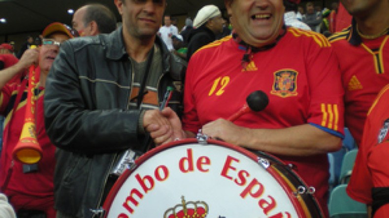 ” لو كان منتخبكم بحجم منتخب البرازيل لزلزلتم العالم “