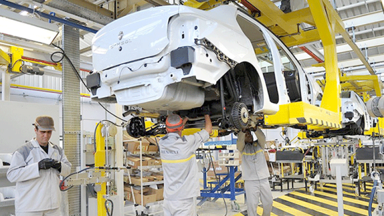 سنكشف عن دفتر شروط صناعة السيارات قريبًا