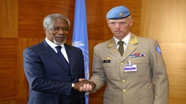 Le général Mood attendu à Damas, combats entre soldats et déserteurs