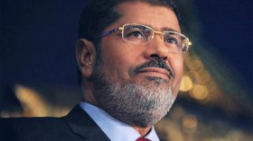القضاء المصري يمدد حبس مرسي 15 يوماً في قضية التخابر