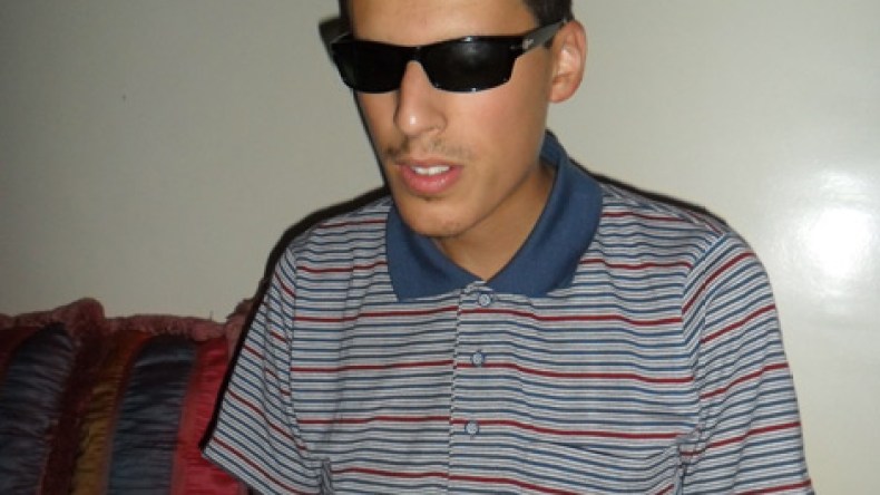 المقرئ محـمد إرشاد.. الكفيف الذي أنار حياته بكتاب الله