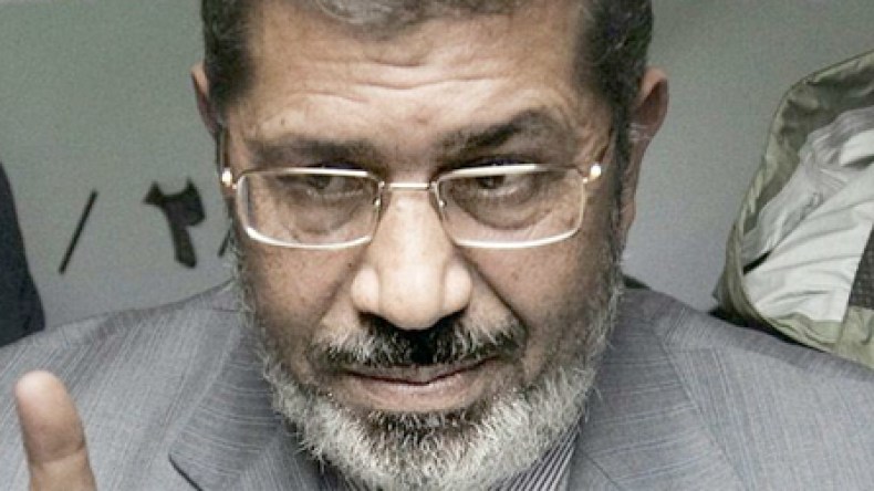 إمام سعودي يصف المعارضة المصرية بـ”بني إسرائيل” أمام مرسي