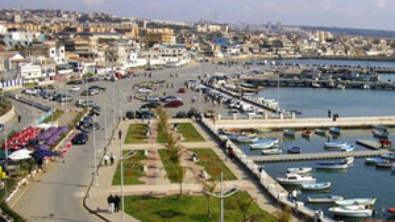 هدم البنايات الفوضوية في محيطها ومنع التحليق بالمظلات فوق إقامة الدولة