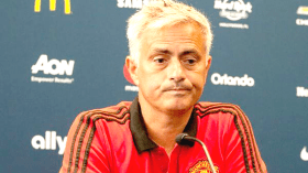 طرد مورينيو يثير غضب جماهير يونايتد