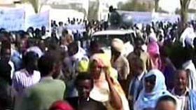 المناوئون للانقلاب يحذرون من بداية دوامة خطيرة