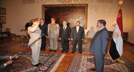 La “purge” menée par le président égyptien Morsi inquiète Israël