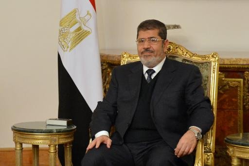 Égypte: appel à la détention de Morsi pour liens avec le Hamas