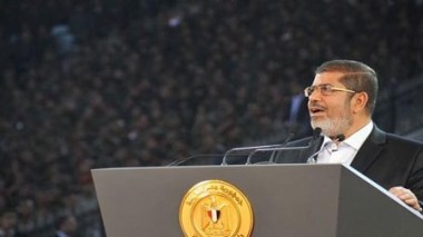 Le président égyptien Morsi amnistie les partisans de la “révolution” arrêtés depuis 2011