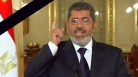 مرسي يفرض حالة الطوارئ ويدعو للحوار والمعارضة تتحفظ