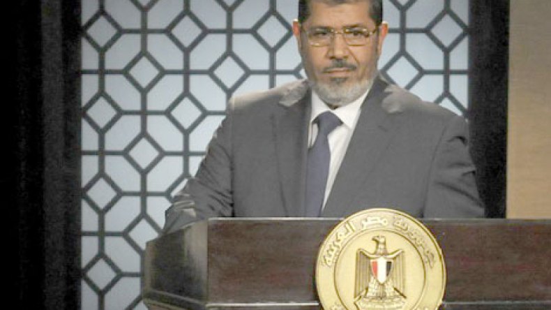 مرسي: “أخونة” مصر مستحيلة وعقيدتي ليست إخوانية”