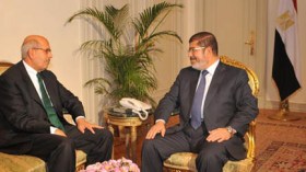 المعارضة المصرية تطلب لقاء مرسي