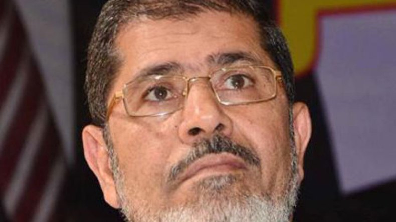 محامو مرسي: “سنحضر كمراقبين لا كمحامين لأن الرئيس لا يعترف بالمحكمة”
