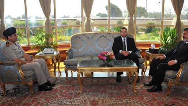 مرسي والسيسي يجتمعان للمرة الثانية بعد بيان وزير الدفاع