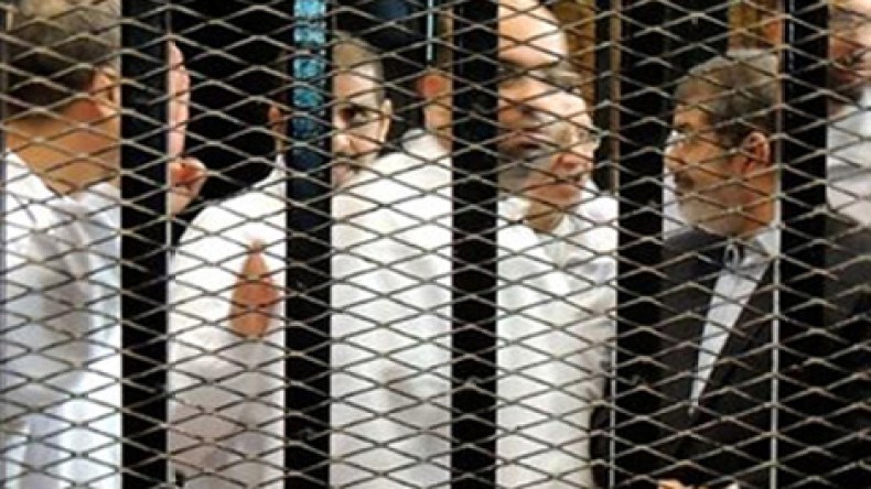 استئناف محاكمة مرسي في قضية اقتحام السجون