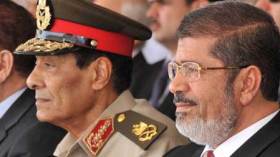 مرسي‭ ‬يقطف‭ ‬رؤوس‭ ‬الفتنة‭ ‬ويقيل‭ ‬قادة‭ ‬الفلول