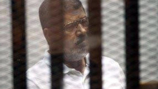 استئناف المحاكمة السرية للرئيس المصري المعزول مرسي في أحداث “الاتحادية”