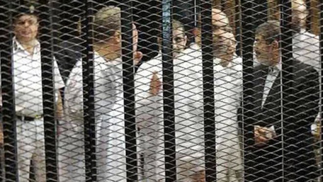 بدء سابع جلسات محاكمة مرسي و130 آخرين في “اقتحام السجون”