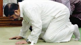 هكذا قضى مرسي أول ليلة بعد محاكمته