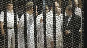 مصر تستبدل أحكام إعدام قادة الإخوان بالسجن