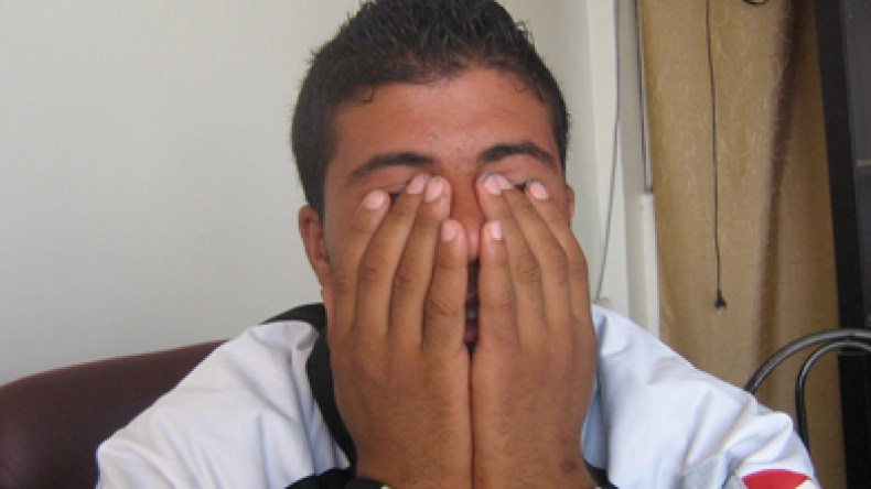 استخراج شهادة وفاة و تصريح بالدفن لشاب على قيد الحياة ‬