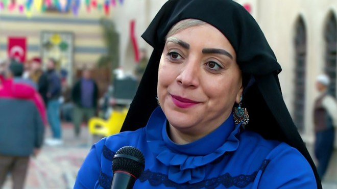 ماذا قالت بطلة مسلسل “وردة شامية” عن خبر اعتزال أمل عرفة التمثيل؟