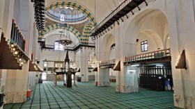 معارك‮ ‬بالأسلحة‮ ‬البيضاء‮ ‬والمولوتوف‮ ‬داخل‮ ‬المساجد‮ ‬