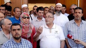 مسلمون يتجمعون أمام مسجد في فرنسا للتنديد بتصاعد نزعة “معاداة الاسلام”