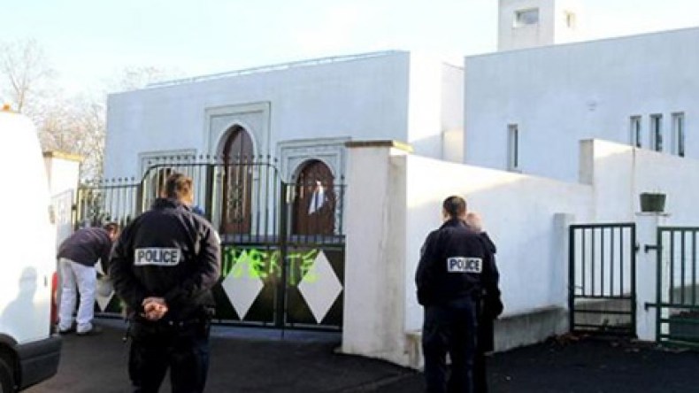 Charlie Hebdo attack: Algerian immigrants to face extremism