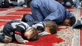 المهاجرون ملؤوا بيوت الله والمقرؤون أضرّت بهم الإشاعات