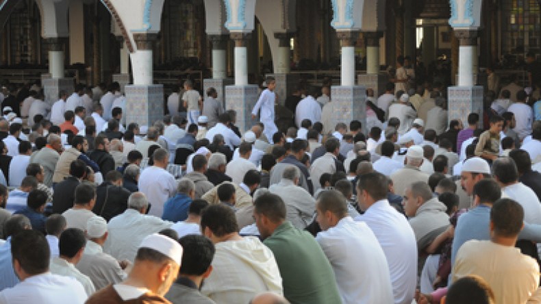 غلق العديد من المساجد خارج أوقات الصلاة لدواع أمنية