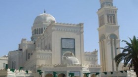 جماعات سلفية تسيطر على مساجد ليبية بالقوة في رمضان