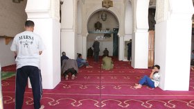 مصلّون يحوّلون المساجد إلى رياض أطفال