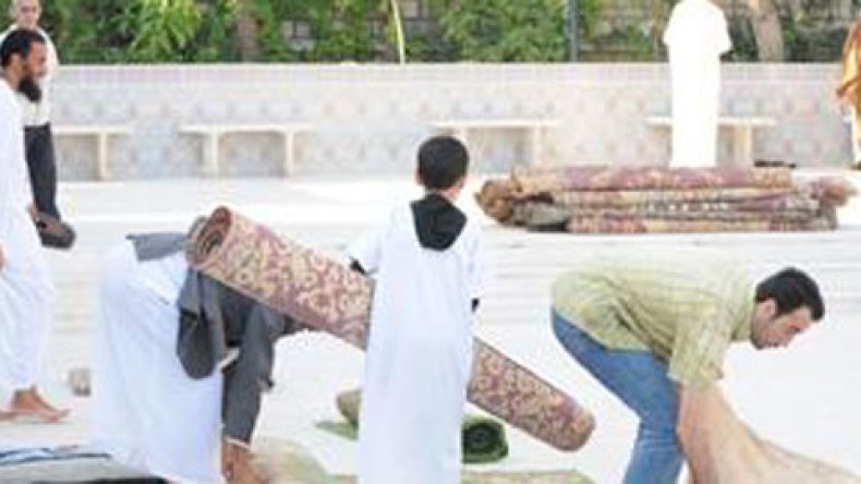 أئمة يطلبون الترخيص لأداء صلاة العيد بالساحات العامة والملاعب