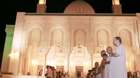 زيجات ومنتديات للتعارف أثناء التراويح بمصليات النساء